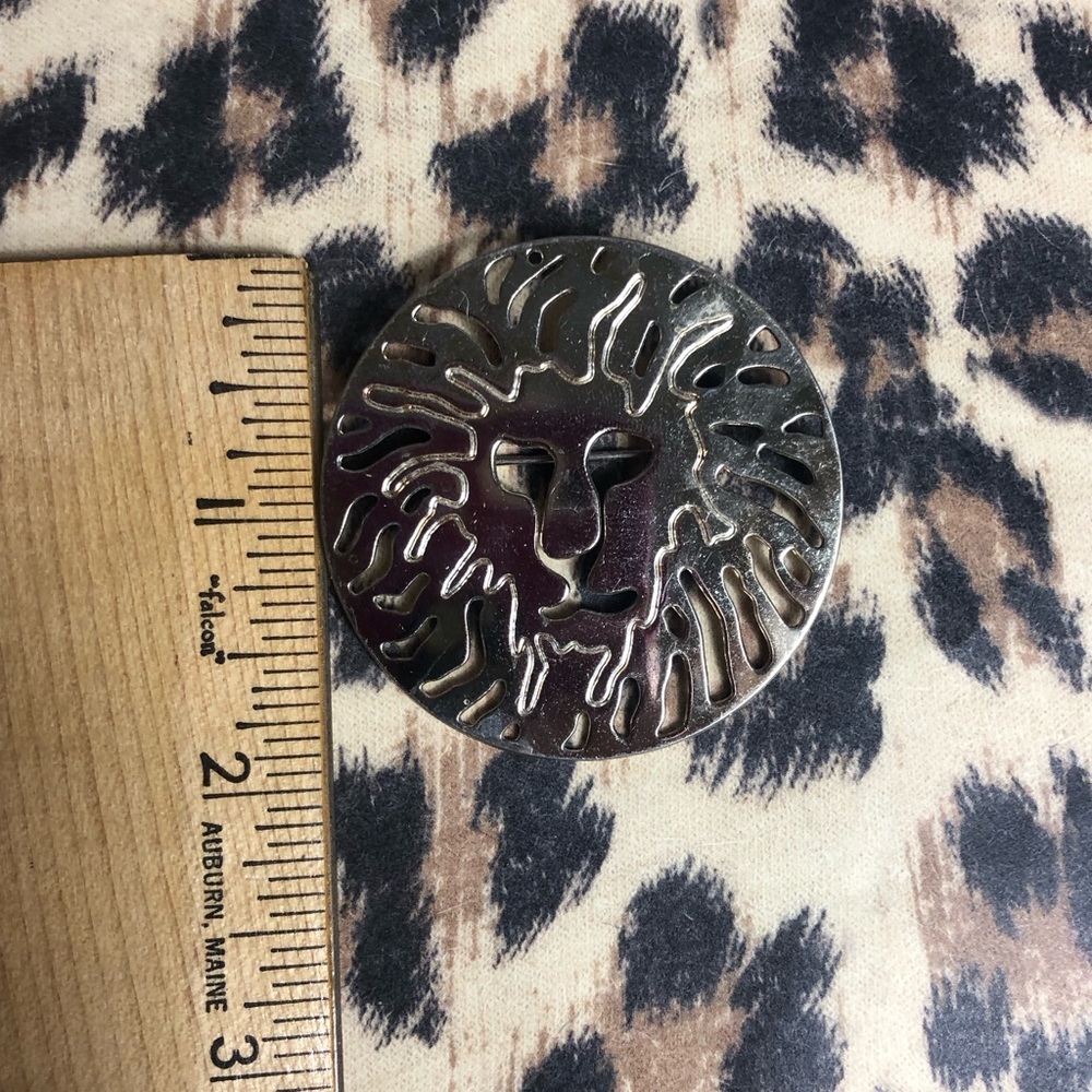 Anne Klein Lion Brooch - Picture 2 of 4